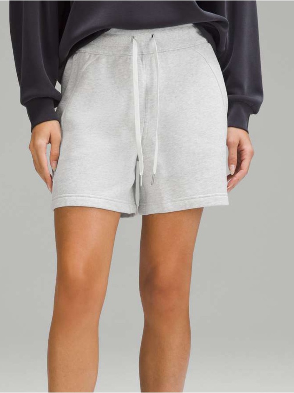 Lululemon Scuba High-Rise Short 5" Heathered Core Ultra Light Grey SZ 4